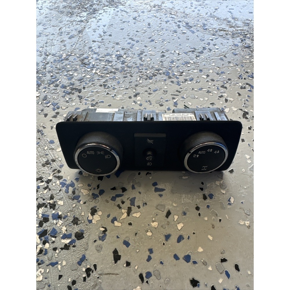 2007-2013 OEM Chevy Suburban Tahoe Yukon 4X4 4WD Headlight Dome Interior Switch